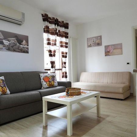 A Casa Di Eli Apartment Palermo Bagian luar foto