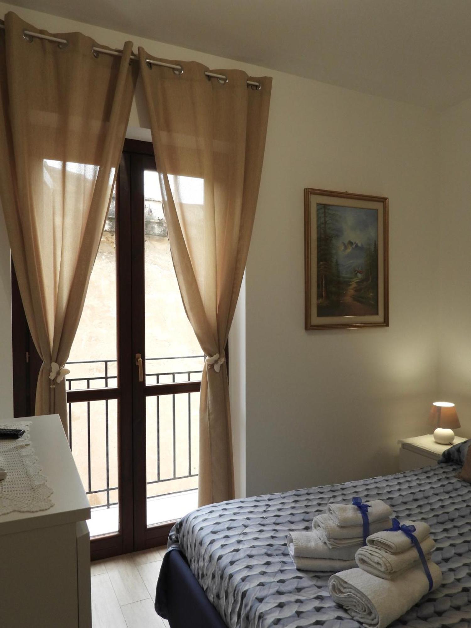 A Casa Di Eli Apartment Palermo Bagian luar foto