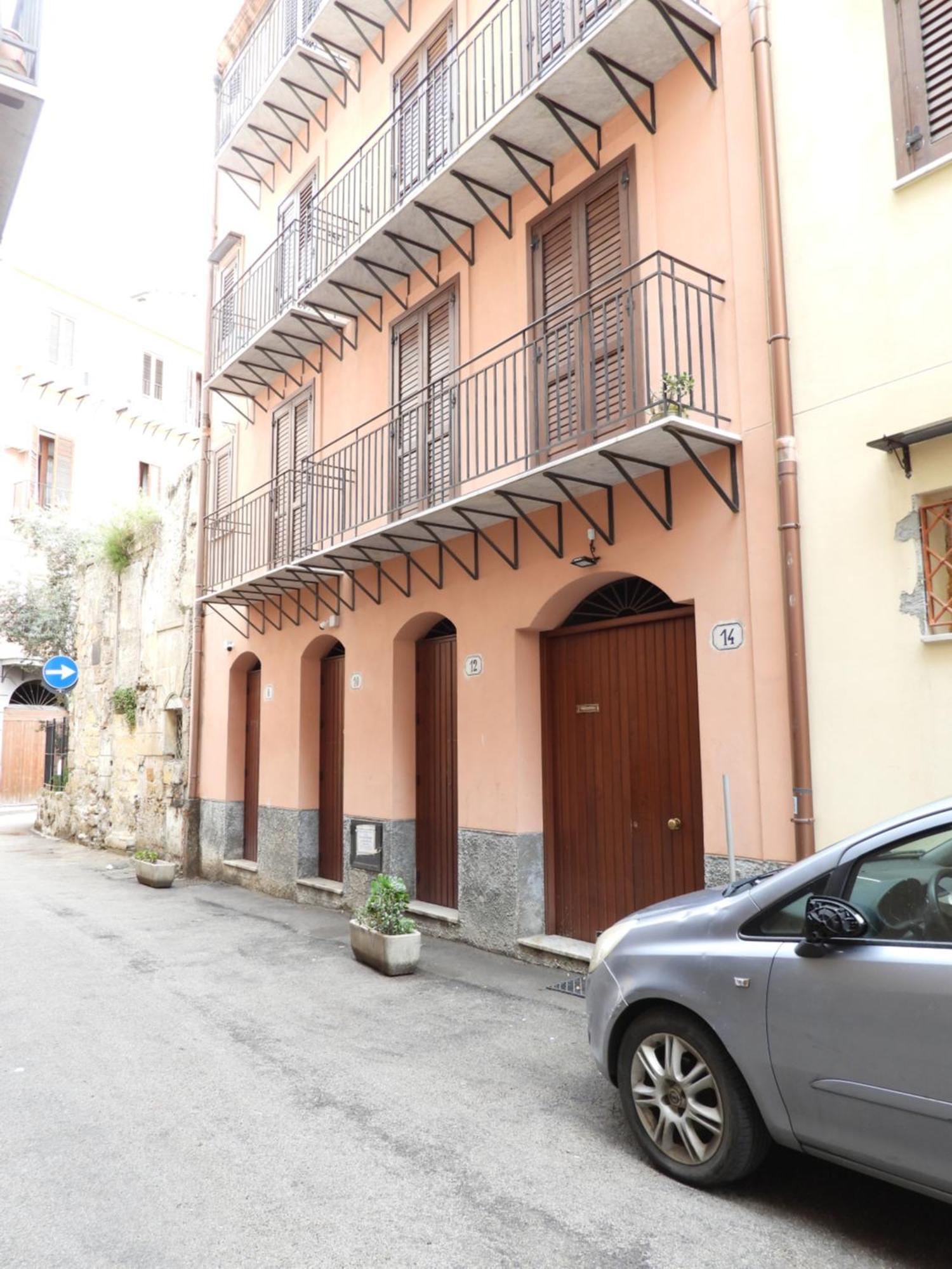 A Casa Di Eli Apartment Palermo Bagian luar foto